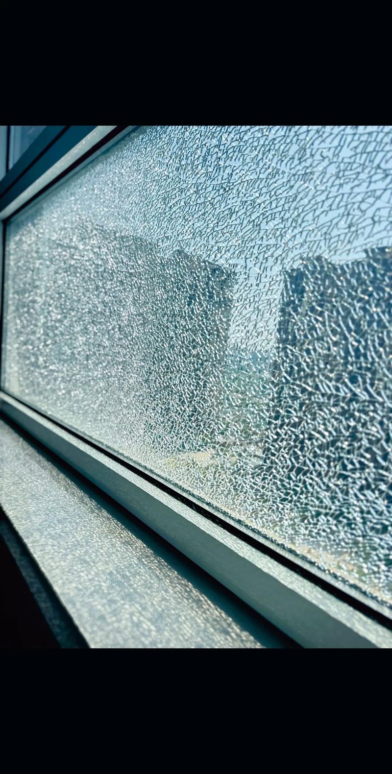 如何减少长沙钢化玻璃自爆的风险？